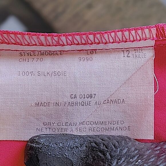 Vtg 80s fushia silk half sleeve button-down blouse - Picture 7 of 13